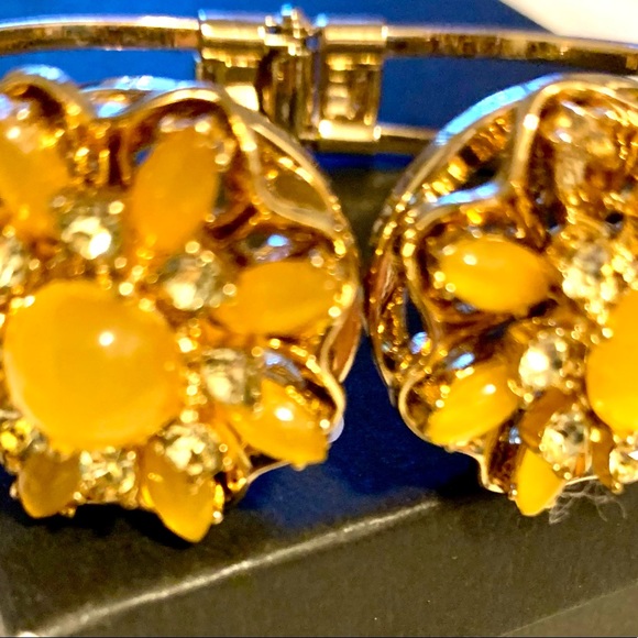 BR Floral set clasp bracelet and earrings - Picture 2 of 16